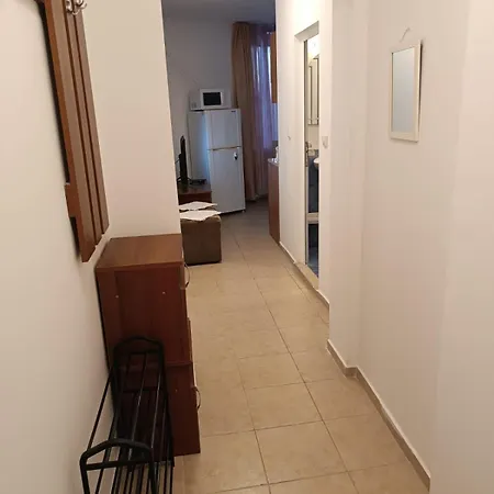 Διαμέρισμα Sunny Apartment, Kokiche - White Building Liliya Σάνι Μπιτς