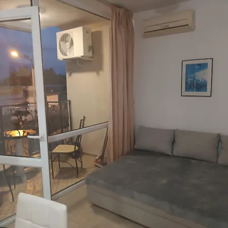 Sunny Apartment, Kokiche - White Building Liliya Lägenhet Slăntjev Brjag