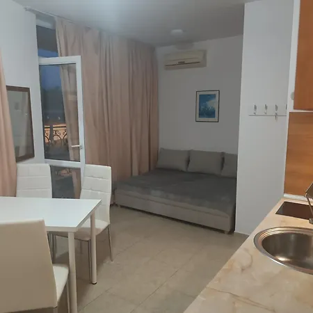 Lägenhet Sunny Apartment, Kokiche - White Building Liliya Slăntjev Brjag