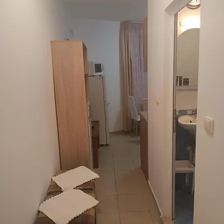 Sunny Apartment, Kokiche - White Building Liliya Lägenhet Slăntjev Brjag