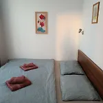 Apartamento Sunny Apartment, Kokiche - White Building Liliya *