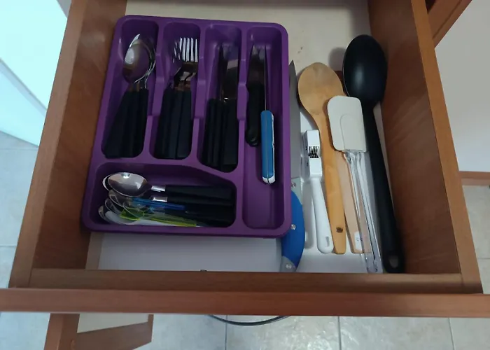 아파트 Sunny Apartment, Kokiche - White Building Liliya 써니비치