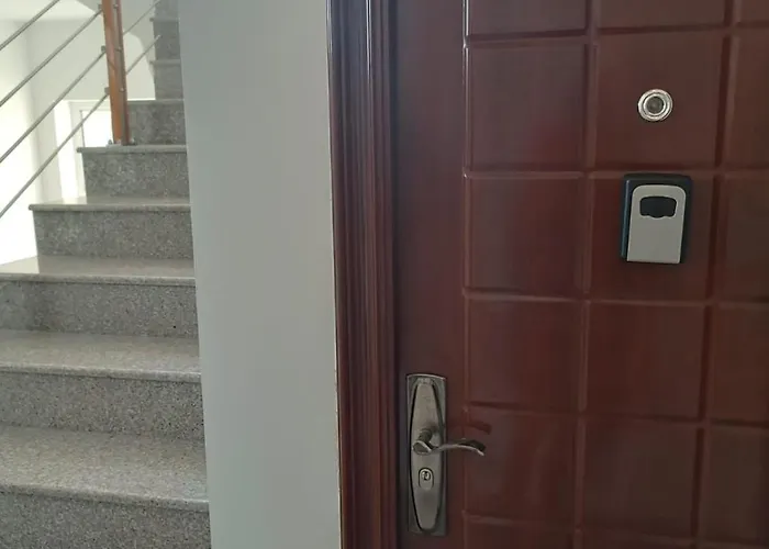 Sunny Apartment, Kokiche - White Building Liliya * 써니비치