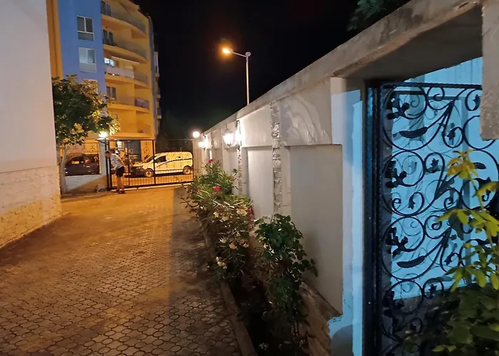 Sunny Apartment, Kokiche - White Building Liliya דירה סאני ביץ'