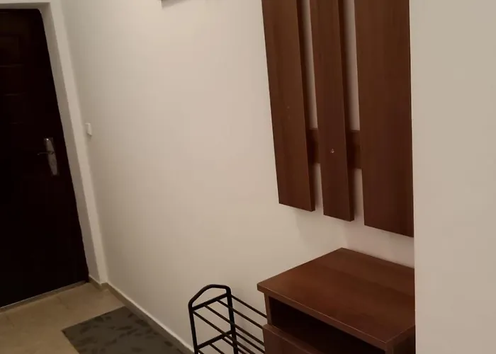 Sunny Apartment, Kokiche - White Building Liliya דירה *