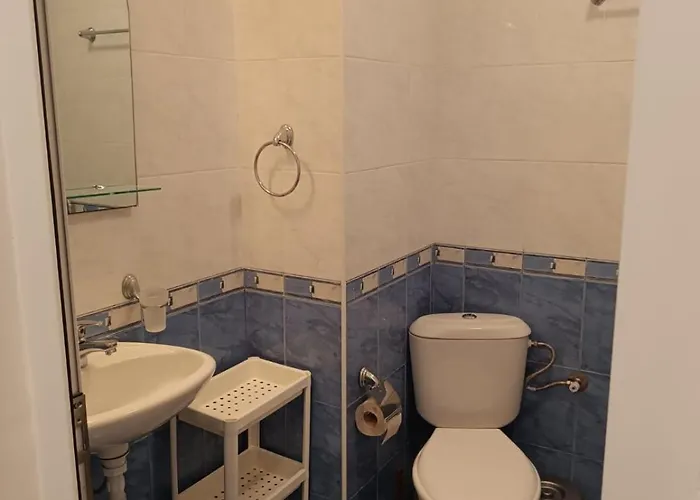 Sunny Apartment, Kokiche - White Building Liliya * סאני ביץ'