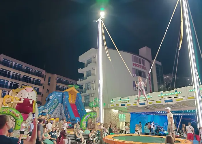 Sunny Apartment, Kokiche - White Building Liliya דירה סאני ביץ'