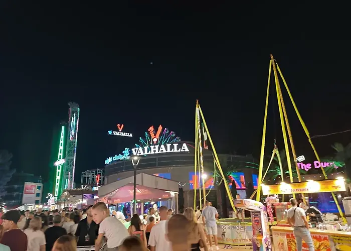 דירה Sunny Apartment, Kokiche - White Building Liliya סאני ביץ'