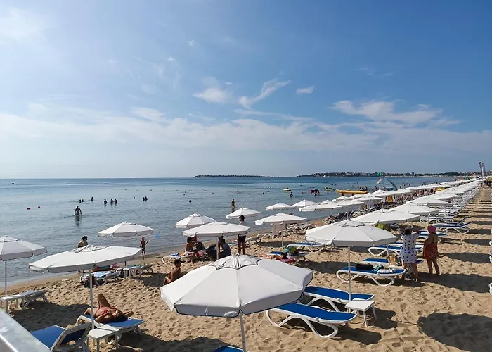 דירה Sunny Apartment, Kokiche - White Building Liliya *