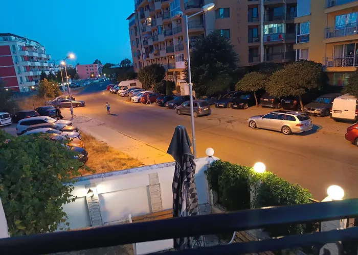 דירה Sunny Apartment, Kokiche - White Building Liliya